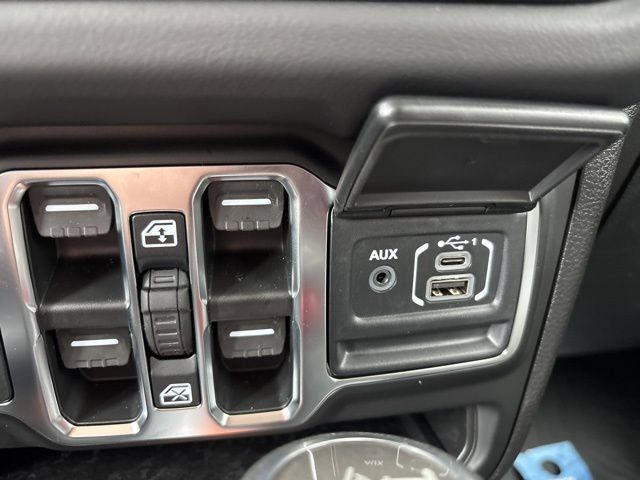 New 2026 Jeep Wrangler Unlimited Sahara w/ Safety Group AWD/4WD image 11