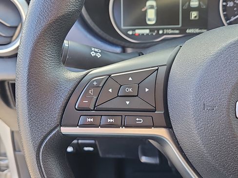 Used 2023 Nissan Versa SV image 13