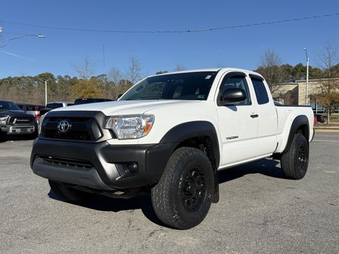 Used 2013 Toyota Tacoma 4WD Access Cab V6 AT (Natl) w/ Convenience Pkg image 10