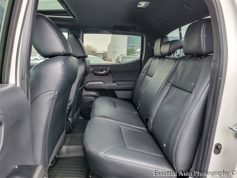 Used 2023 Toyota Tacoma TRD Off-Road w/ TRD Premium Off Road Package image 11