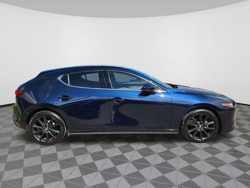 Used 2020 MAZDA MAZDA3 Hatchback w/ Premium Package FWD image 6