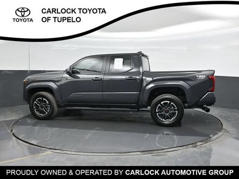 Used 2025 Toyota Tacoma TRD Sport AWD/4WD image 10
