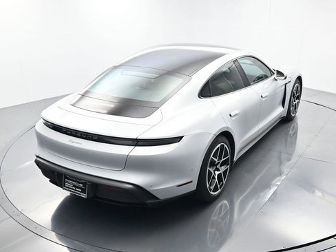 Used 2025 Porsche Taycan image 42