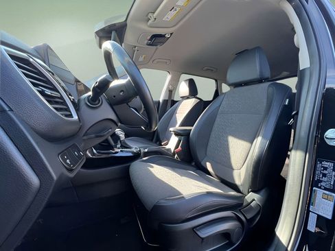Used 2025 Kia Seltos S FWD image 25