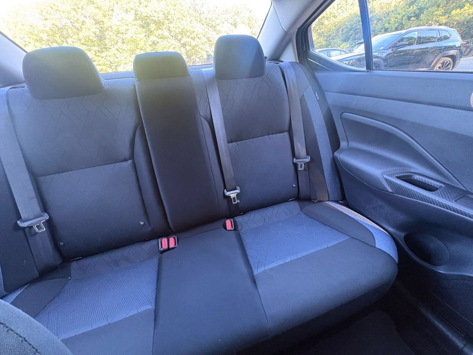 Used 2025 Nissan Versa SV FWD image 33