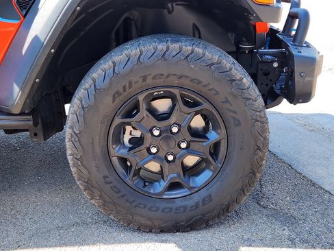 Used 2023 Jeep Wrangler Unlimited Rubicon 4xe AWD/4WD image 15