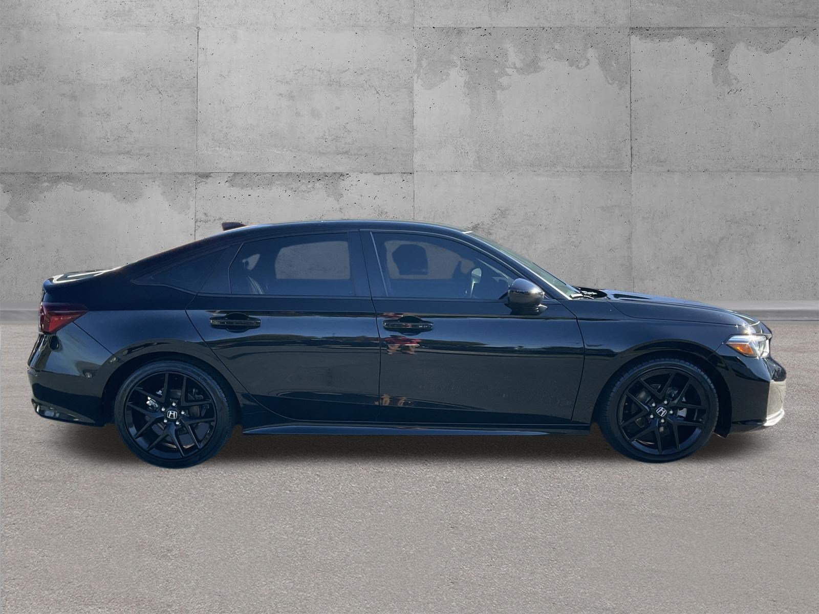 Used 2025 Honda Civic Sport image 2