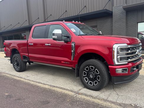 Used 2023 Ford F350 Platinum AWD/4WD image 3