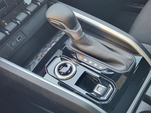 Used 2024 Chevrolet Colorado LT w/ LT Convenience Package II image 16