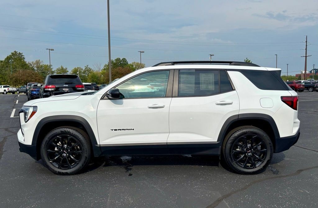 Used 2026 GMC Terrain Elevation w/ Elevation Premium Package AWD/4WD image 4