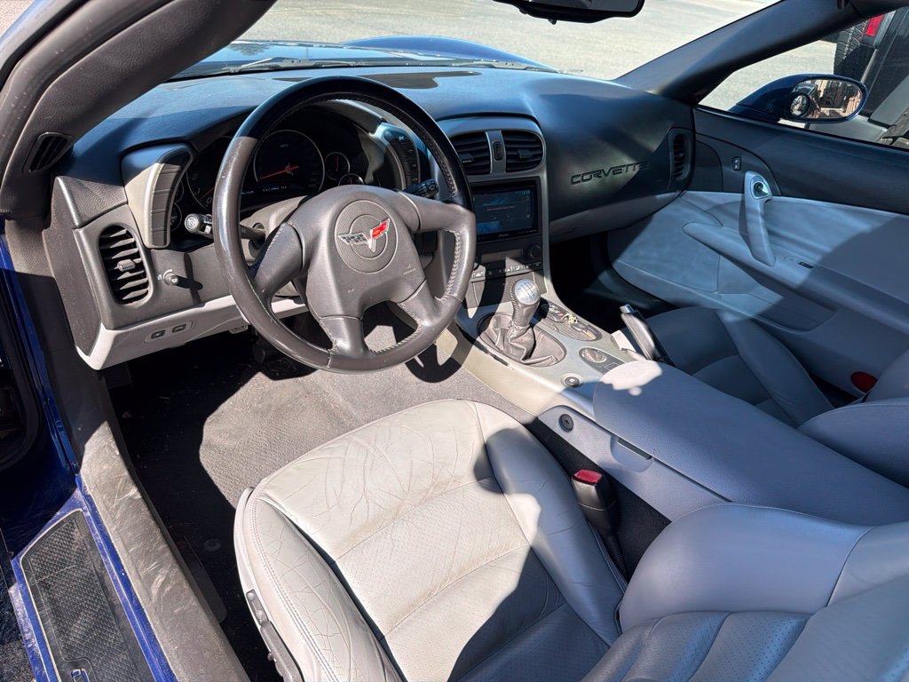 Used 2005 Chevrolet Corvette Coupe w/ Preferred Equipment Group RWD image 12