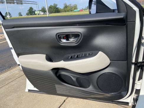 New 2026 Honda HR-V LX image 30