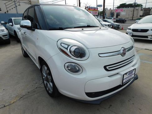 Used 2014 FIAT 500L Lounge image 1