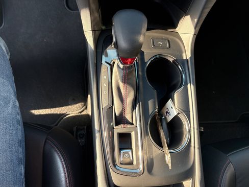 Used 2023 Chevrolet Equinox RS w/ RS Leather Package image 28