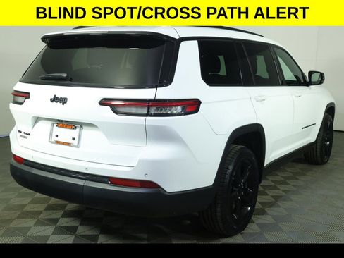 Used 2023 Jeep Grand Cherokee L Laredo image 13