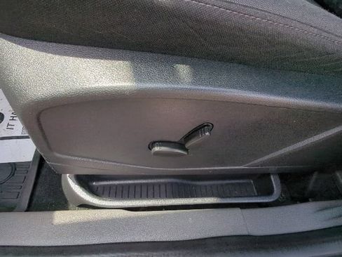 Used 2019 Ford Transit Connect XLT FWD image 11