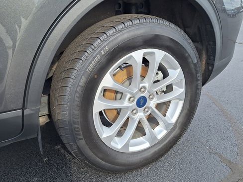 Used 2020 Ford Escape SE image 30