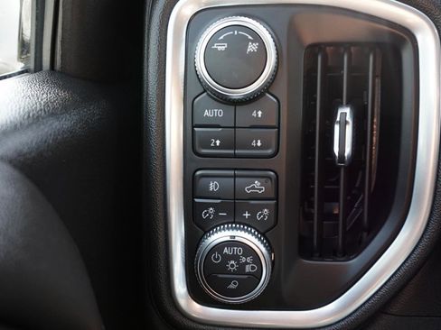 Used 2019 GMC Sierra 1500 SLT w/ SLT Premium Plus Package AWD/4WD image 31