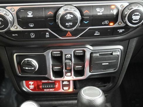 Used 2023 Jeep Gladiator Rubicon AWD/4WD image 26