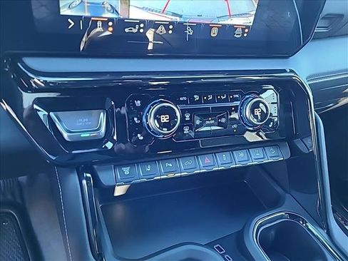 Used 2025 GMC Sierra 2500 AT4X image 15