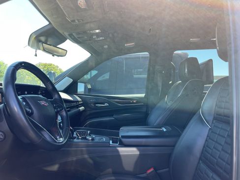 Used 2021 Cadillac Escalade ESV Sport Platinum w/ Heavy-Duty Trailer Package AWD/4WD image 5