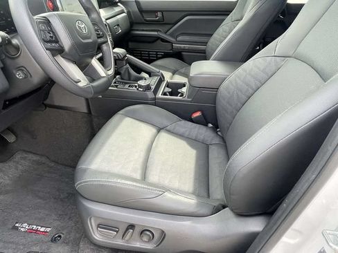 Used 2025 Toyota 4Runner TRD Off-Road Premium AWD/4WD image 14