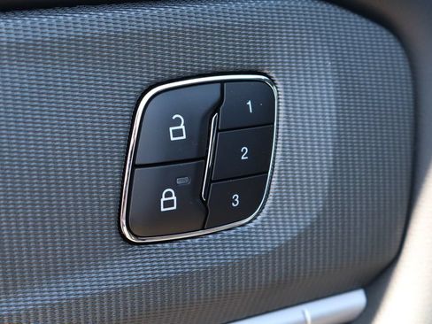 Used 2025 Ford Explorer ST w/ Sun And Sound Package AWD/4WD image 20