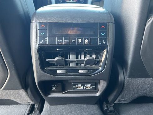 Used 2023 Jeep Grand Cherokee Overland w/ Adv Protech Group III image 18