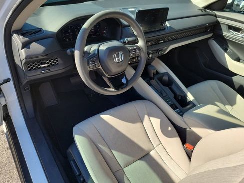Used 2023 Honda Accord EX image 19