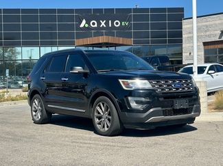 Used 2017 Ford Explorer Limited image 1
