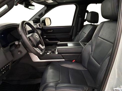 Used 2024 Toyota Tundra Platinum AWD/4WD image 12