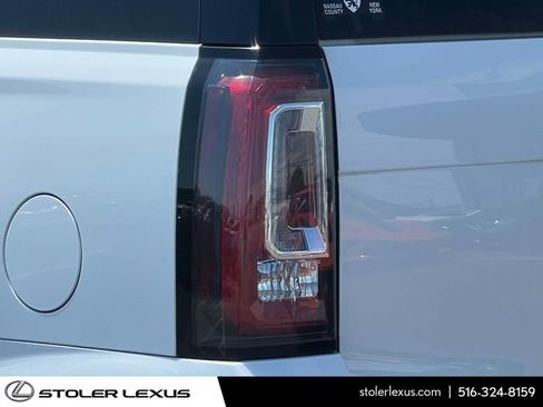Used 2018 GMC Yukon XL SLE w/ SLE Value Package AWD/4WD image 14