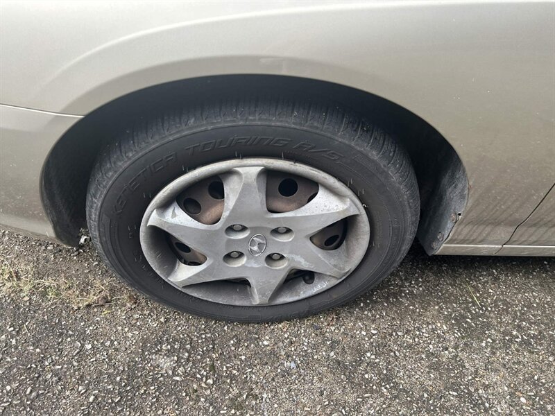 Used 2005 Hyundai Elantra GLS FWD image 28