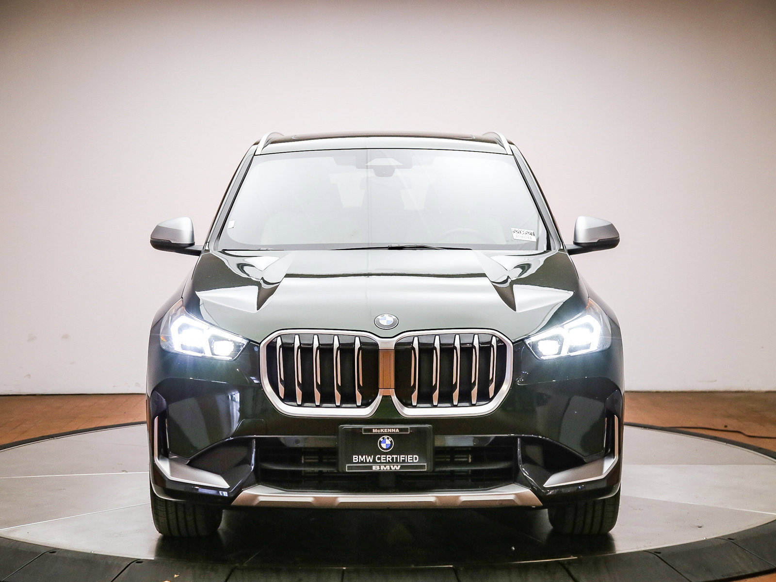 Used 2023 BMW X1 xDrive28i w/ Convenience Package AWD/4WD image 2