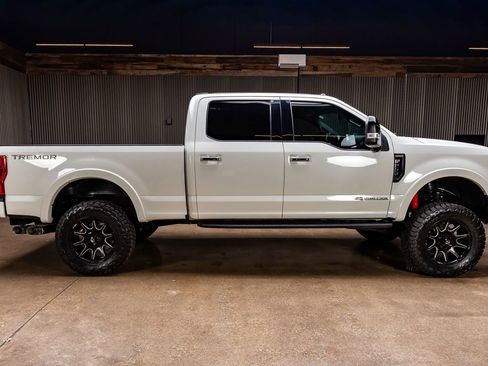 Used 2022 Ford F250 Platinum w/ Tremor Off-Road Package image 11