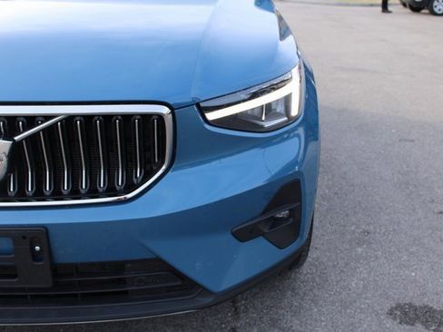 Used 2025 Volvo XC40 B5 Plus image 43