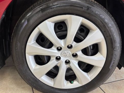 Used 2024 Toyota Corolla LE FWD image 18