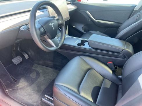 Used 2022 Tesla Model Y Long Range image 6