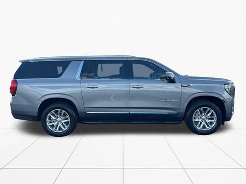 Used 2022 GMC Yukon XL SLT w/ SLT Premium Package AWD/4WD image 7