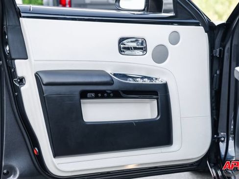 Used 2014 Rolls-Royce Ghost RWD image 60
