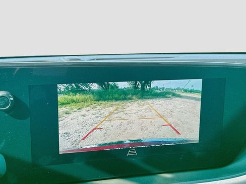 Used 2025 Buick Envista Avenir FWD image 16