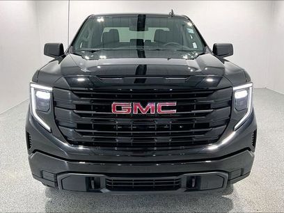 Used 2024 GMC Sierra 1500 Pro w/ Graphite Edition