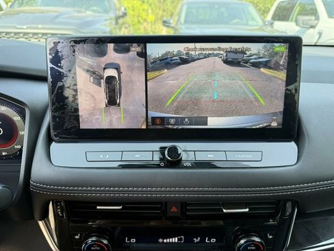 Used 2026 Nissan Rogue SL FWD image 7