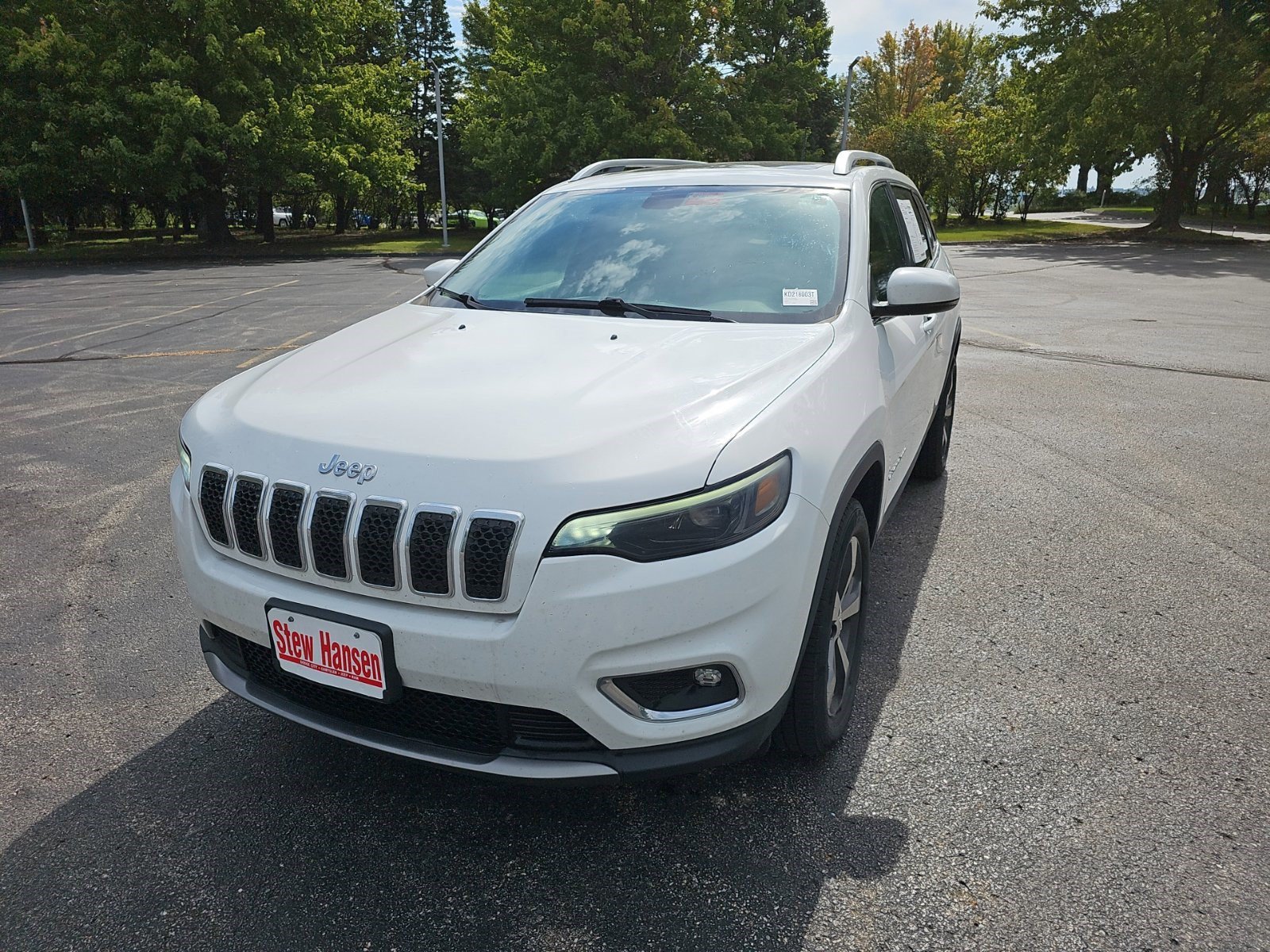 Used 2019 Jeep Cherokee Limited AWD/4WD image 2