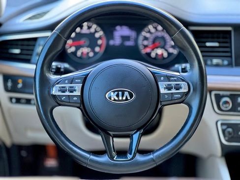 Used 2019 Kia Cadenza Premium image 36