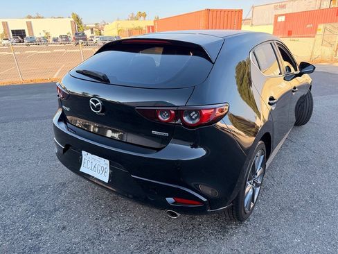 Used 2021 MAZDA MAZDA3 s FWD image 9