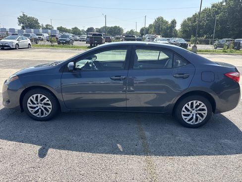 Used 2017 Toyota Corolla LE w/ Carpet Mat Package (TMS) FWD image 1