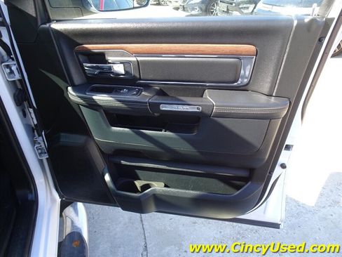 Used 2016 RAM 1500 Laramie AWD/4WD image 32