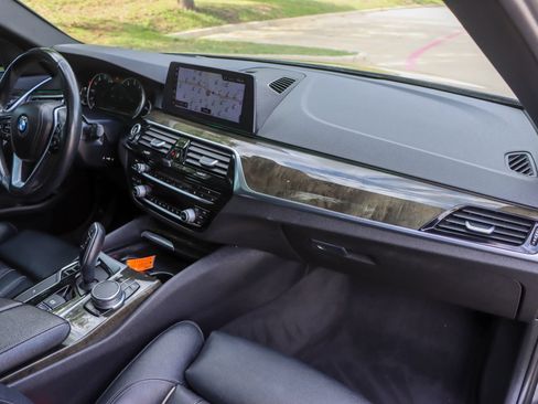 Used 2018 BMW 540i w/ Premium Package RWD image 23
