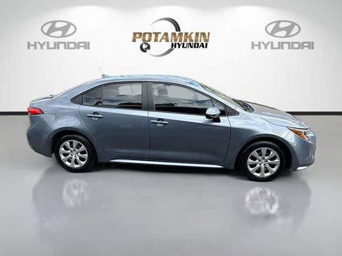 Used 2026 Toyota Corolla LE FWD image 4